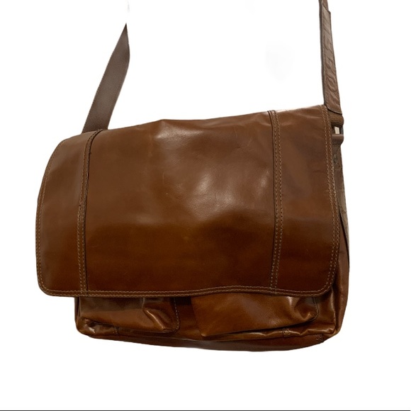 Fossil Other - Fossil brown leather messenger laptop bag